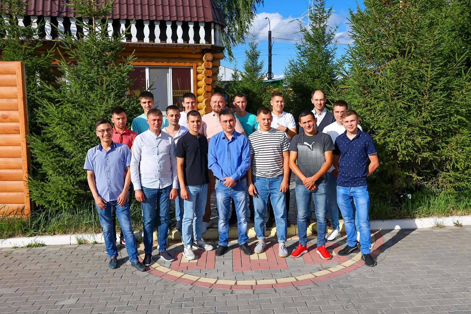 Нам 18 лет!